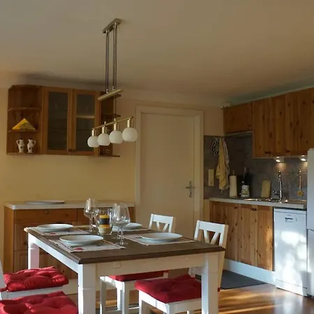 Nyaraló At The Canal Meadows *