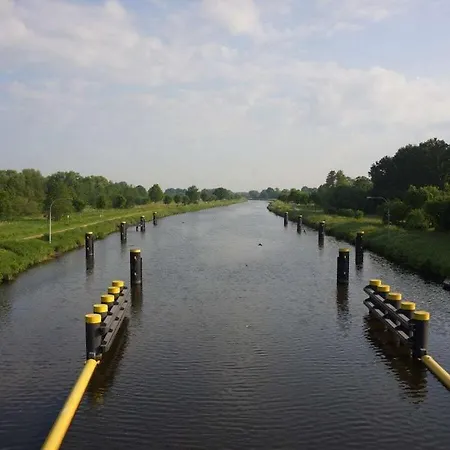 At The Canal Meadows Nyaraló